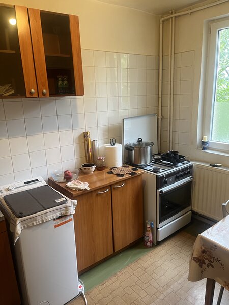 Titan, Jean Steriadi,