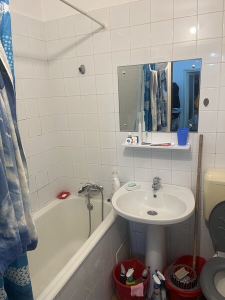 Titan, Jean Steriadi,